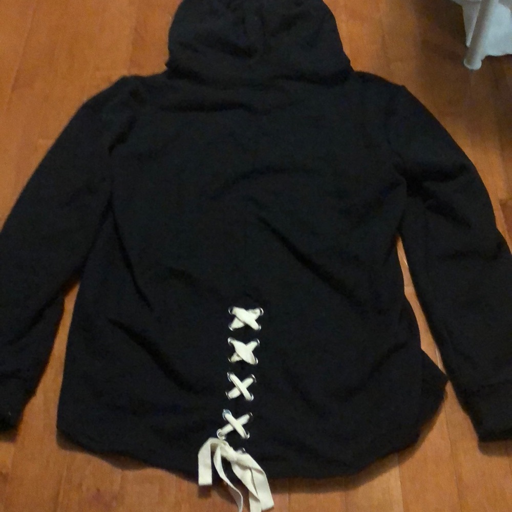 Black sweatshirt